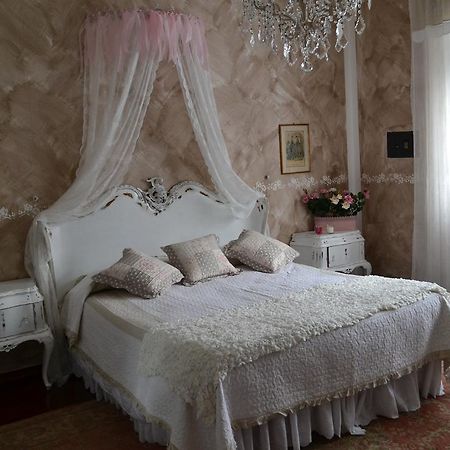 Le Bouganville Apartment Desenzano del Garda Ruang foto