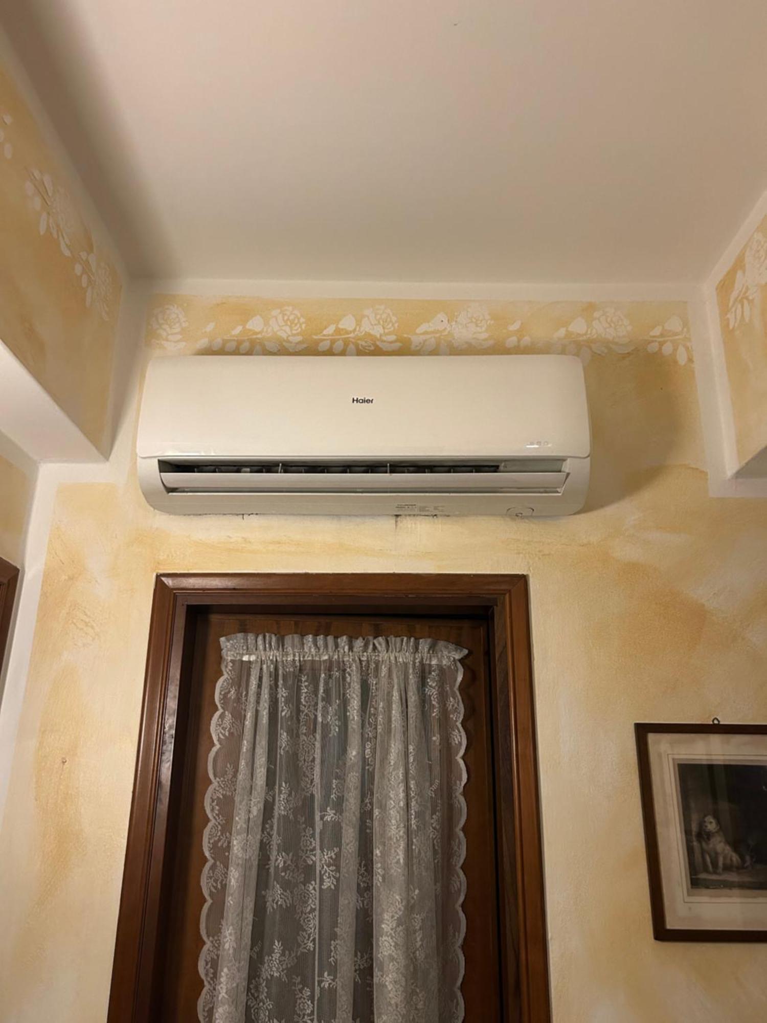 Le Bouganville Apartment Desenzano del Garda Bagian luar foto