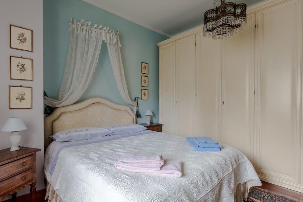 Le Bouganville Apartment Desenzano del Garda Bagian luar foto