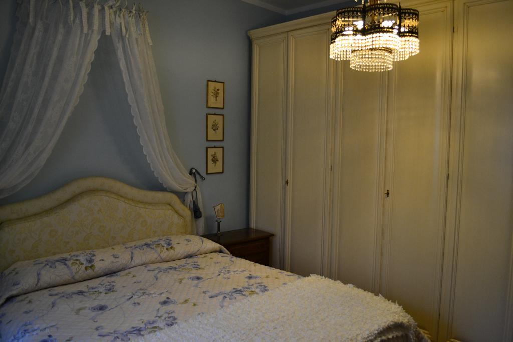 Le Bouganville Apartment Desenzano del Garda Ruang foto