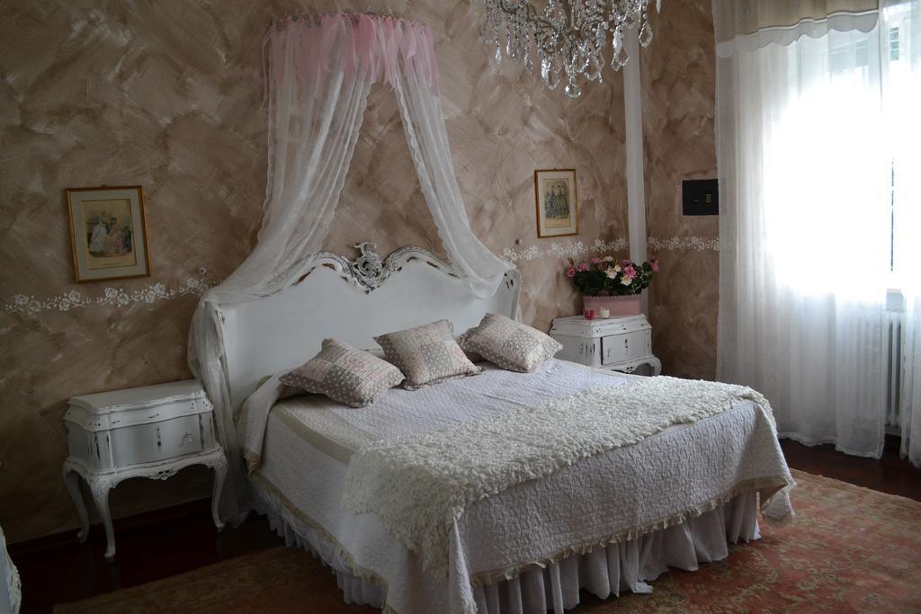 Le Bouganville Apartment Desenzano del Garda Ruang foto