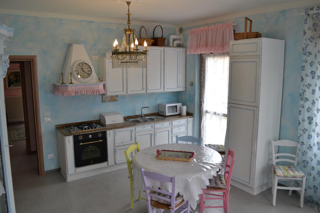 Le Bouganville Apartment Desenzano del Garda Bagian luar foto