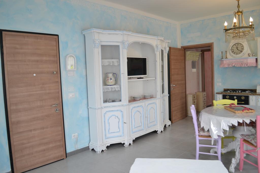 Le Bouganville Apartment Desenzano del Garda Bagian luar foto