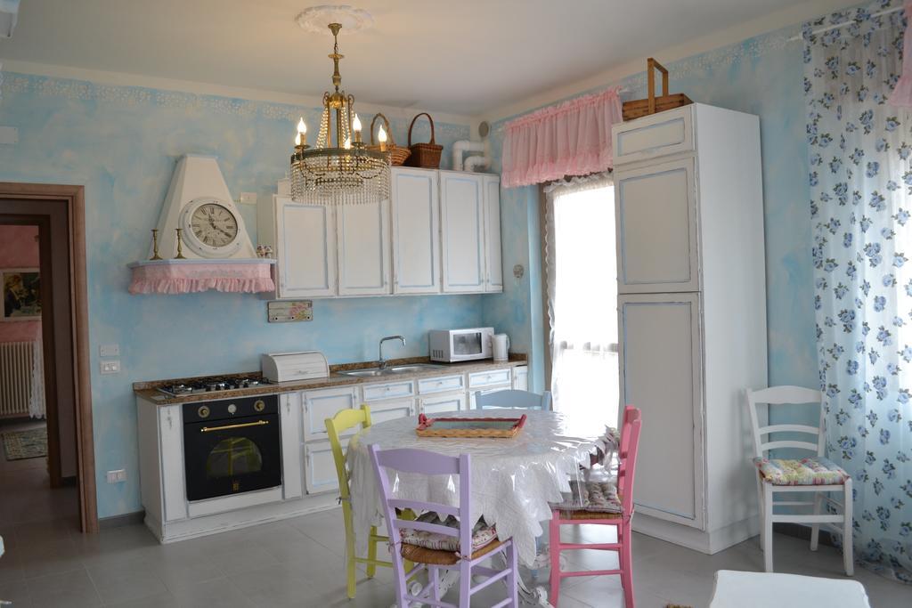 Le Bouganville Apartment Desenzano del Garda Bagian luar foto