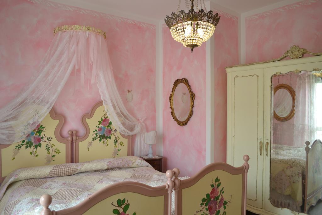Le Bouganville Apartment Desenzano del Garda Bagian luar foto