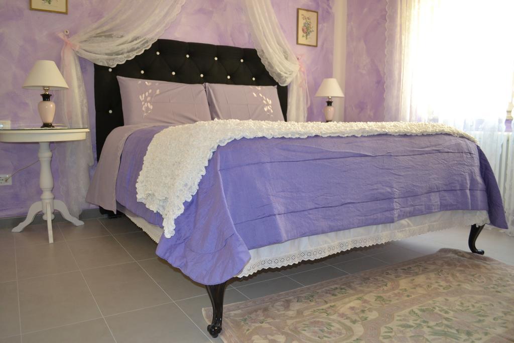 Le Bouganville Apartment Desenzano del Garda Bagian luar foto