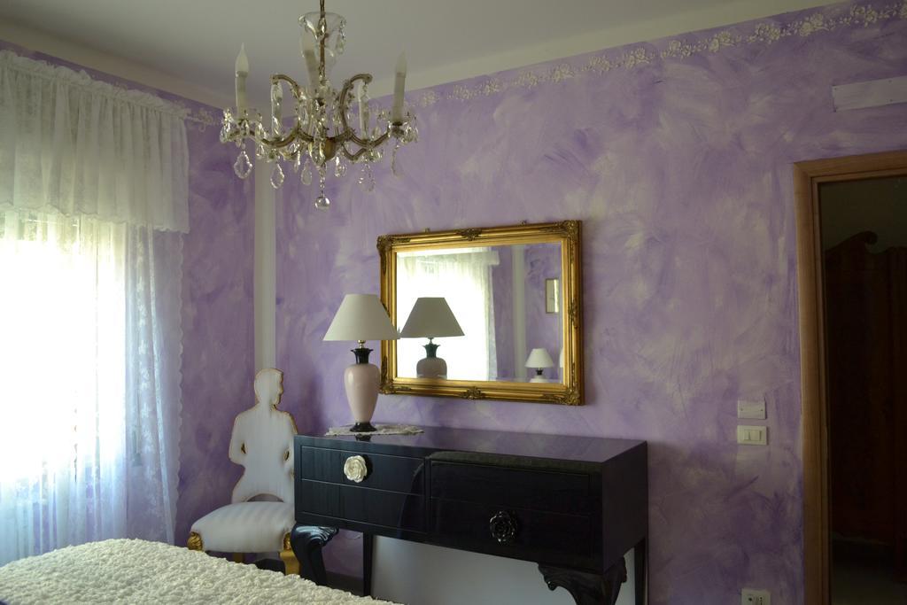 Le Bouganville Apartment Desenzano del Garda Bagian luar foto