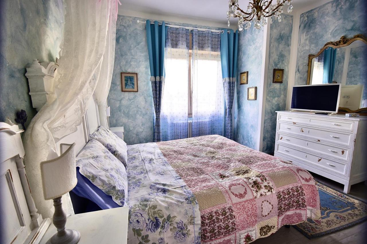 Le Bouganville Apartment Desenzano del Garda Bagian luar foto