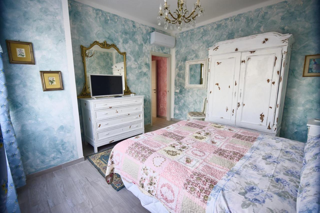 Le Bouganville Apartment Desenzano del Garda Bagian luar foto